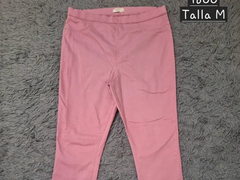 Pantalones y Pantalonetas de Mujer