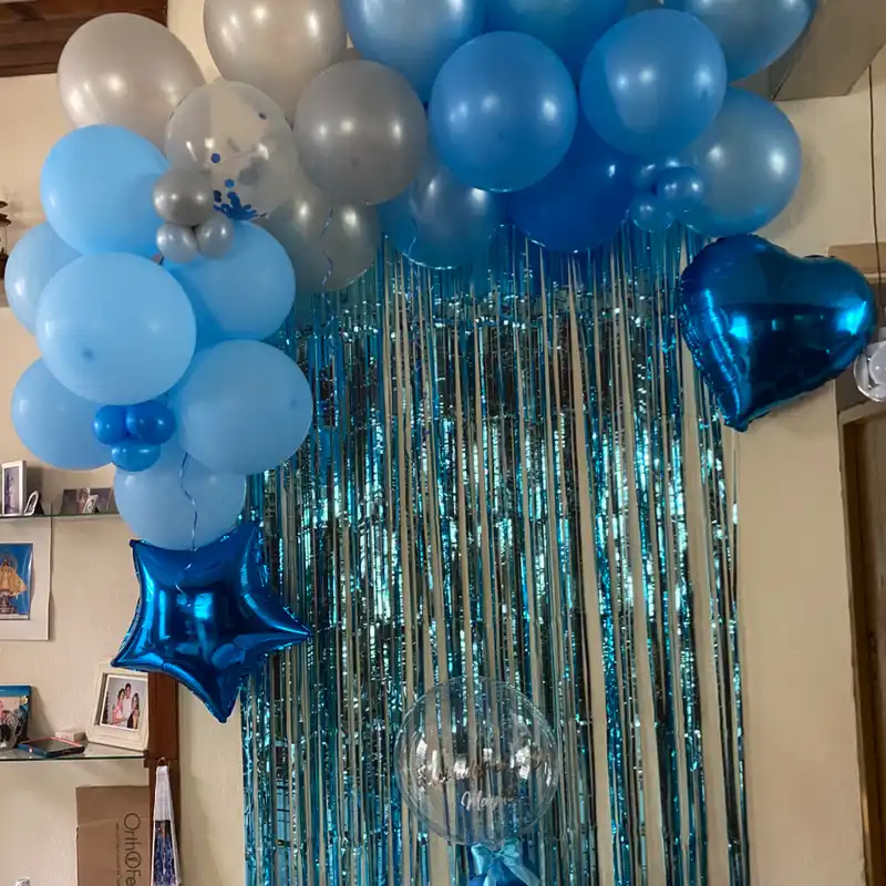 Decoración cumpleaños azul profundo 
