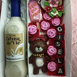 Caja con crema de vie personalizada.