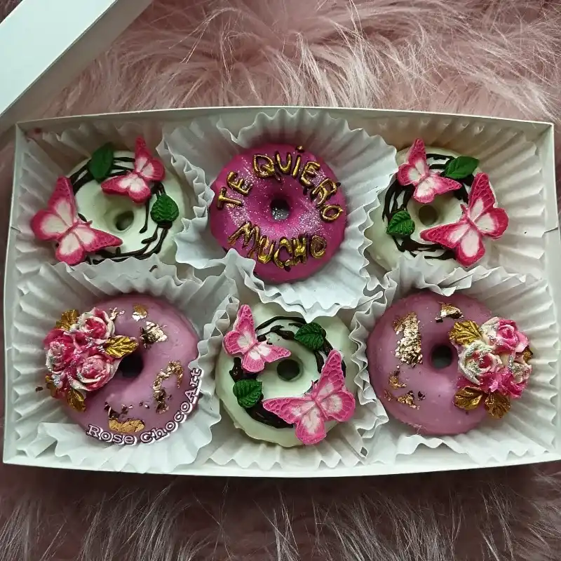 Caja de 6 minidonas personalizadas "TE QUIERO MUCHO"