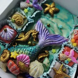 🧜🏼‍♀️🪸Caja de bombones con tableta. Temática fondo marino🐬🐚