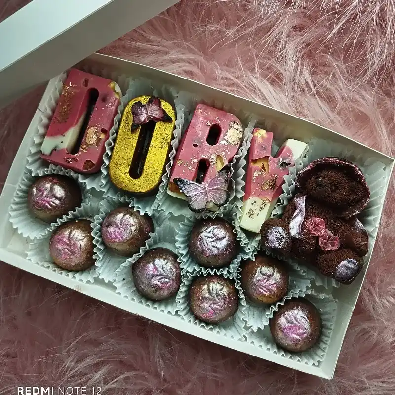 🍫Caja de bombones personalizada con letras.