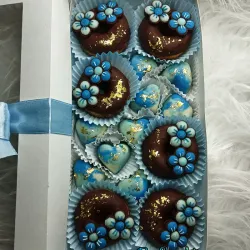 🍩🍫Caja surtida de mini donas y bombones.II