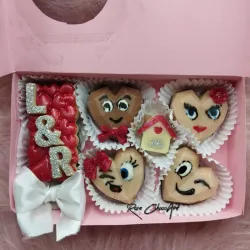 Caja temática de bombones con paleta (La familia)👩🏼‍🤝‍👨🏾