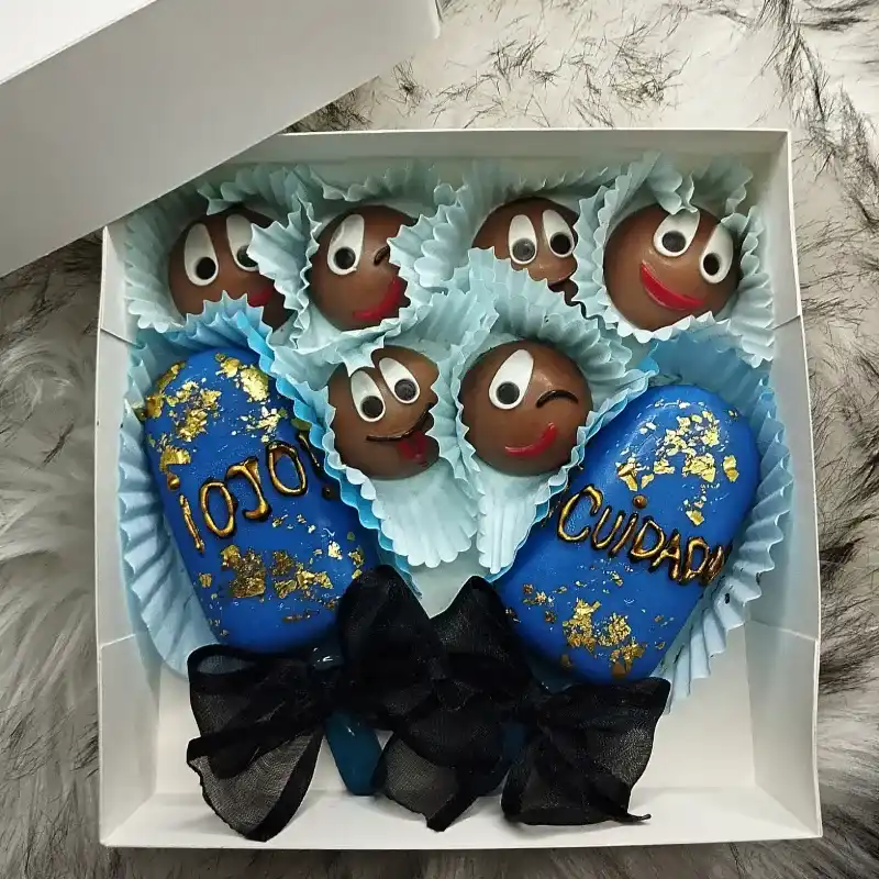 💙🤎Cajita de bombones, mini tableta y paleta🤎💙