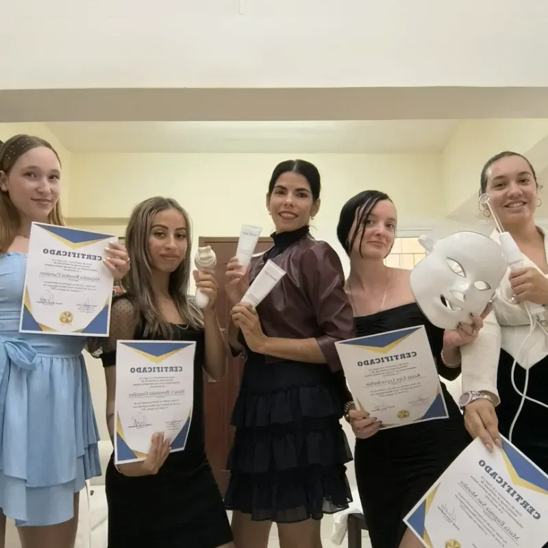 Curso en adiestramiento de estética facial básica(Certificado legal)