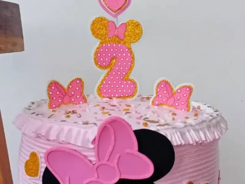Cake de Minnie Mouse (todas las temáticas, doble alto )