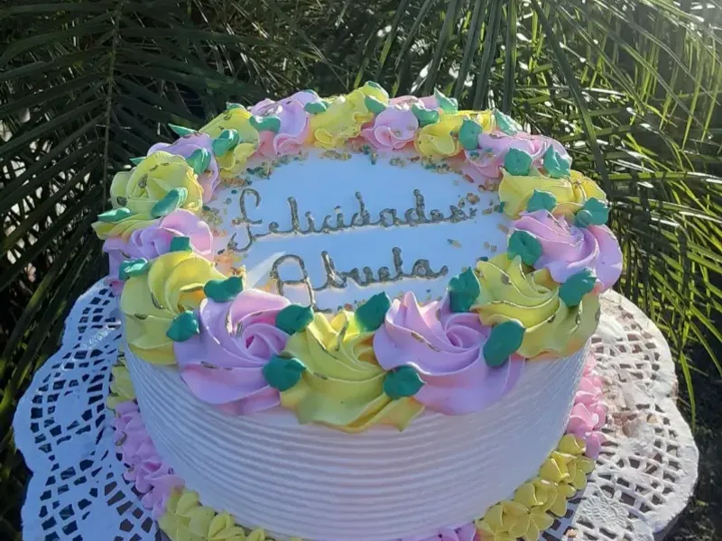 Cakes de merengue con rosetones