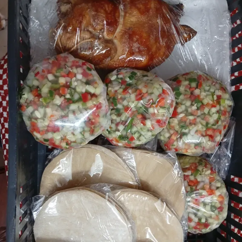 Combo de POLLO ENTERO ASADO 
