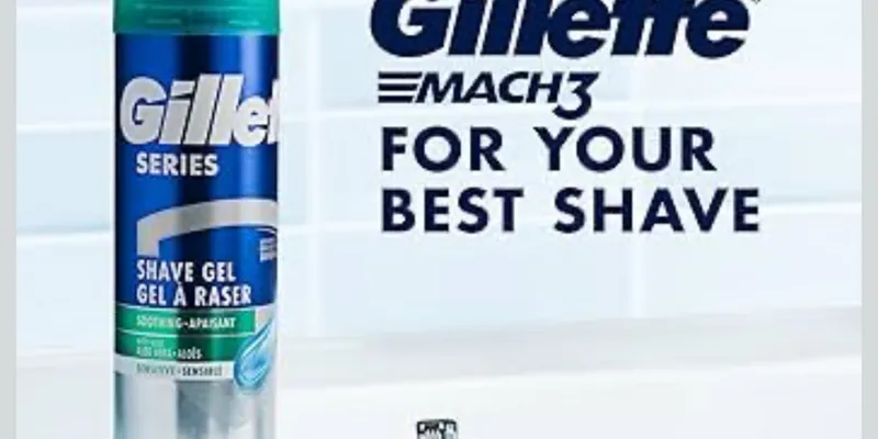 GILLETTE Gel de afeitar: Este gel de afeitar ayuda a reducir cortes, ardor, escozor, enrojecimiento y tirantez. Ofrece una defensa completa contra la irritación para ayudar a proteger la piel sensible de los signos de irritación del afeitado.