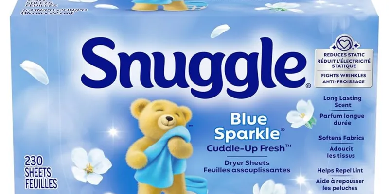 Snuggle Hojas de secadora suavizantes de tela, Blue Sparkle Cuddle-Up Fresh, 230 unidades, aroma fresco y limpio de larga duración, suaviza la tela, reduce la estática, combate las arrugas