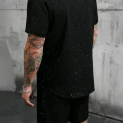 Conjunto de camiseta de manga corta y pantalones cortos de la marca Manfinity, modelo Streetrush.