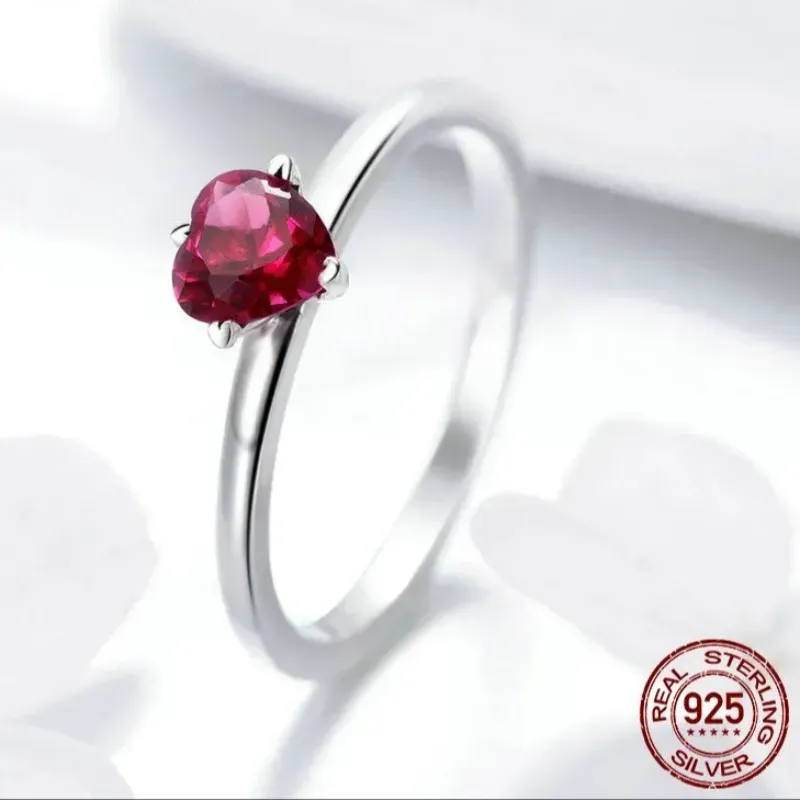 Anillo Corazón Rojo