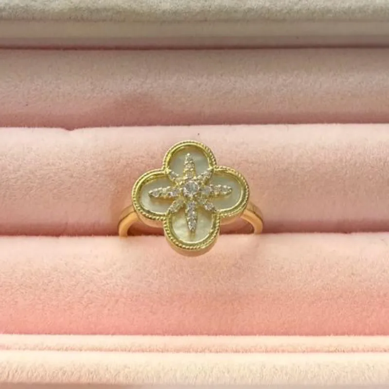 Anillo de plata con Baño de oro 10k