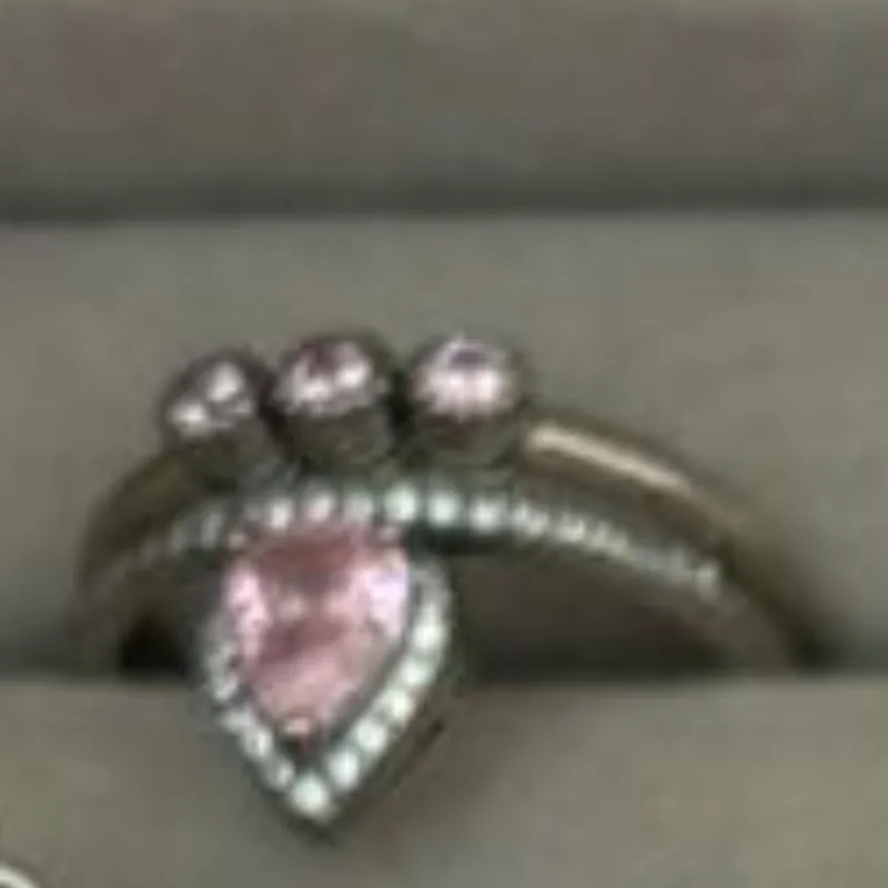 Anillo doble de gota y piedras rosa