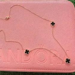 Cadena Van Cleef Negra Oro 10K