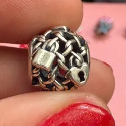 Charm ❤️🔒⛓️Candados en Cercar 