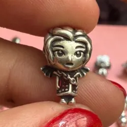 Charm 👸🏼 Daenerys Targaryen GOT