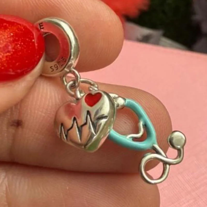 Charm 🩺 Doc Corazón y Estetoscopio 