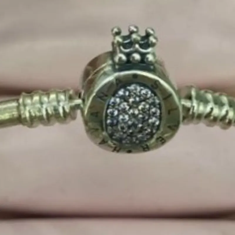 Pulsera Rígida Cierre Clásico con Corona 