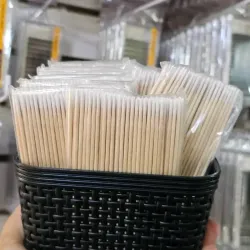 Palillos de naranjo con algodón 