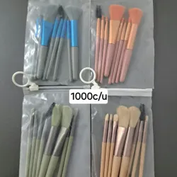 Set de 8 brochas para maquillaje