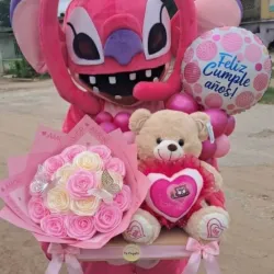 Oso y ramo rosa