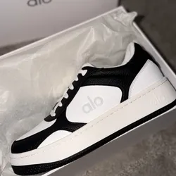 Tenis
