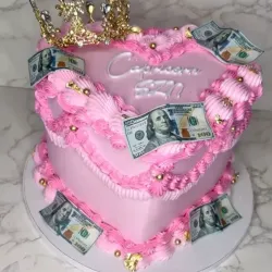 Cake de corazón con corona 