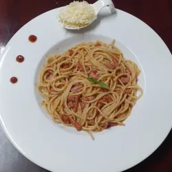 Spaguettis con jamón 