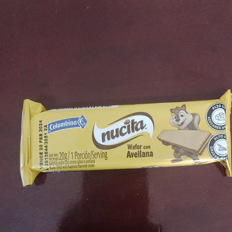 Wafer con avellana Nucita