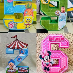 Número 3D con adornos en 2D