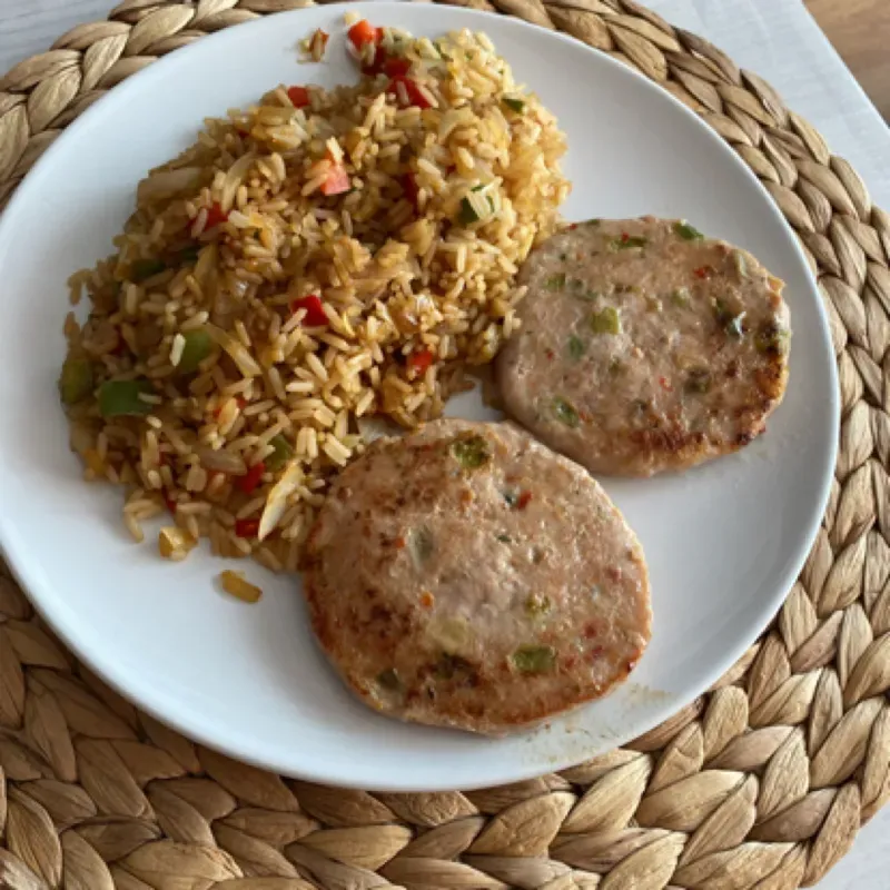 🍚 Arroz con Hamburguesa 🍔