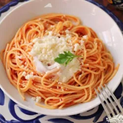 Espaguetis con Queso Blanco
