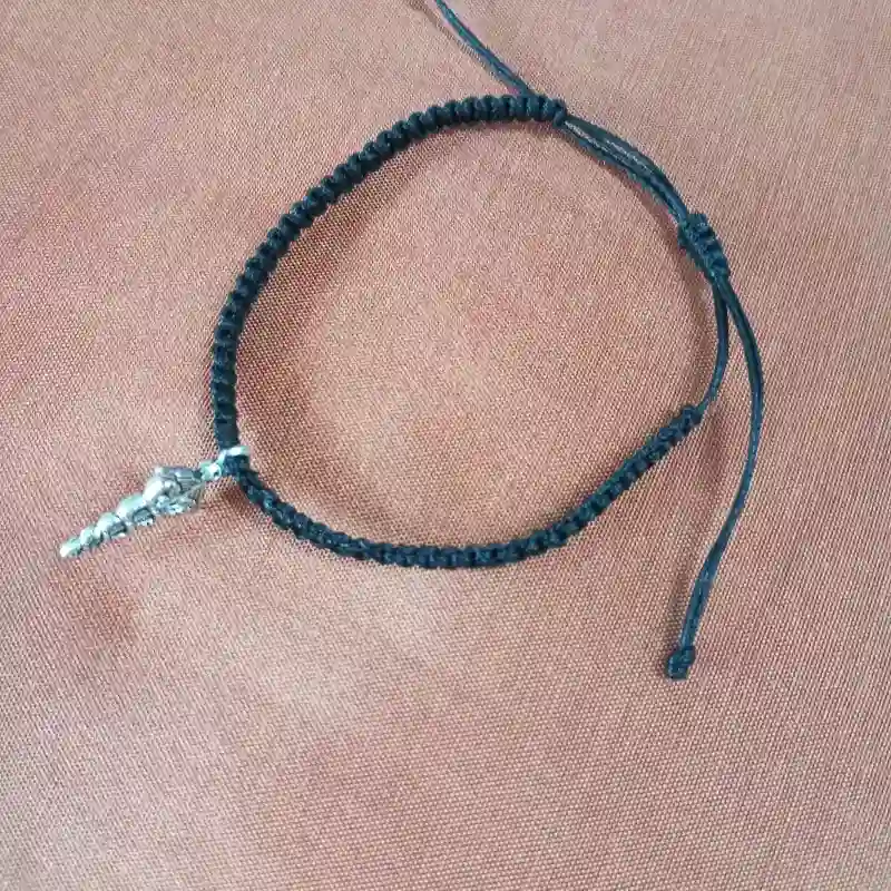 Pulsera con dije personalizado 