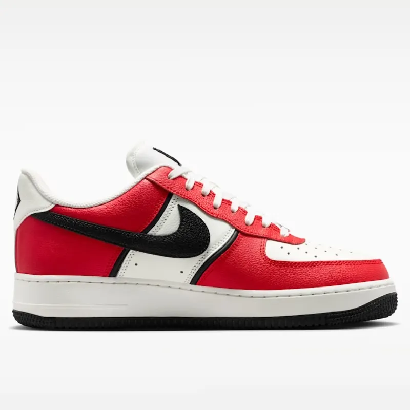 Nike Air Force 1’ 07 LV8