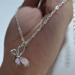 Collar de mariposa 