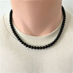 Collar negro 