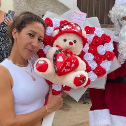 Ramo de rosas y peluche 