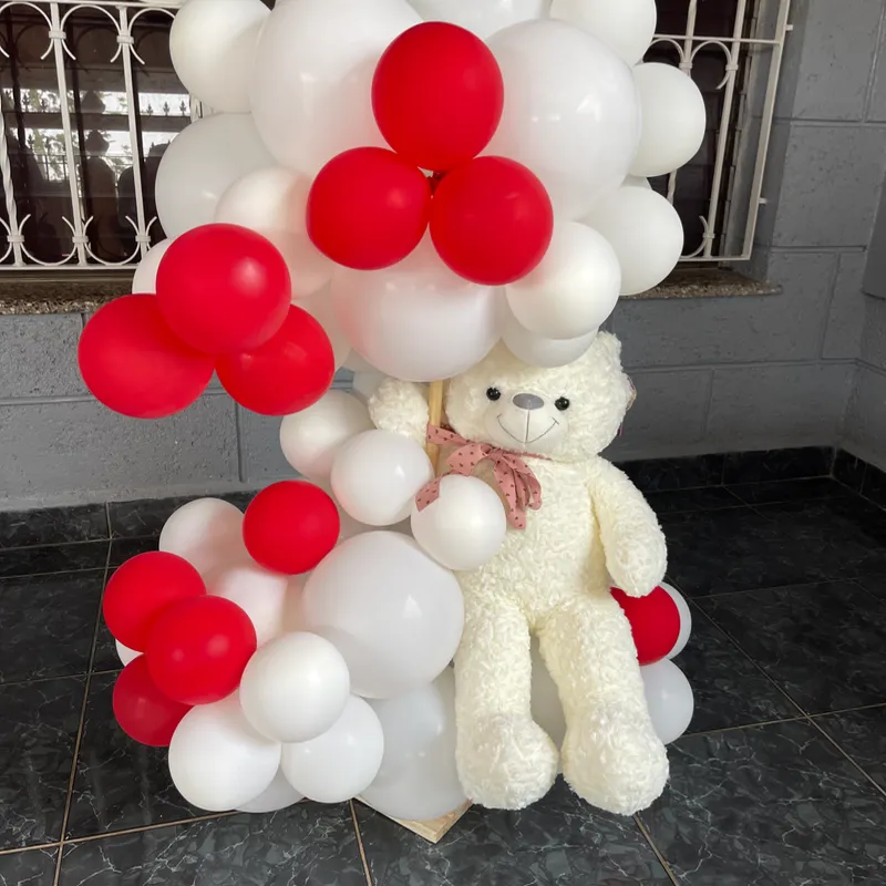 Trono de globos para  oso 