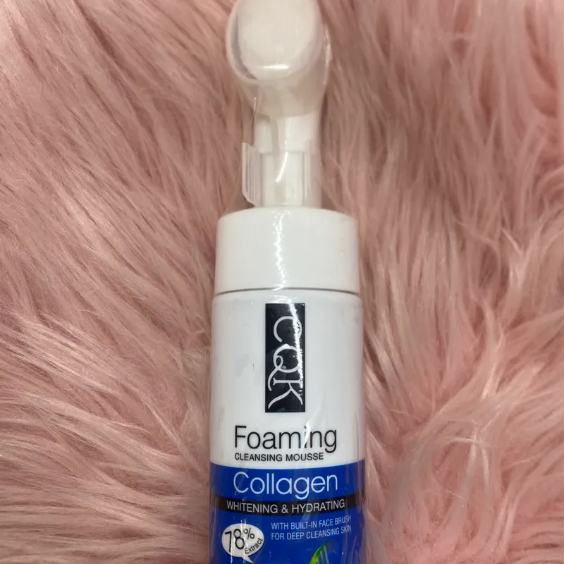 Limpiador facial de colágeno con su cepillo 