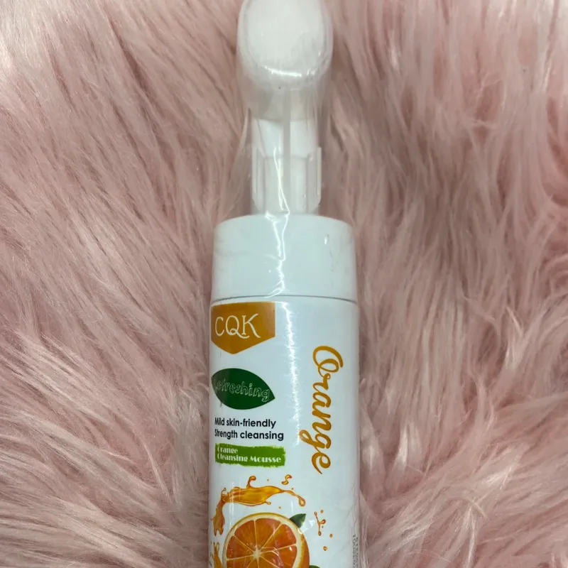 Limpiador facial de Vitama C con su cepillo