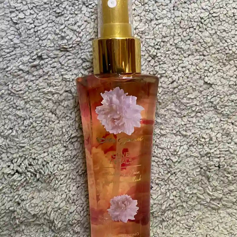 Love petals 