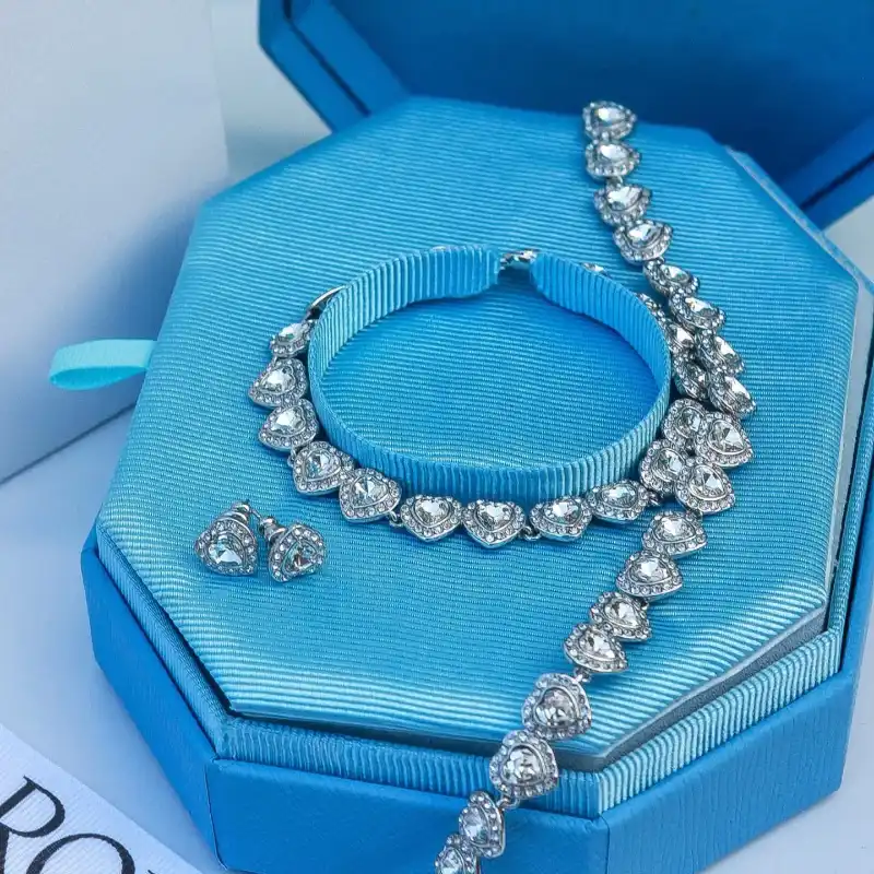 ✨ Set Swarovski original inspirado en el estilo de Ariana Grande ✨