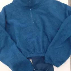 Conjunto Femenino de top, licra y abrigo