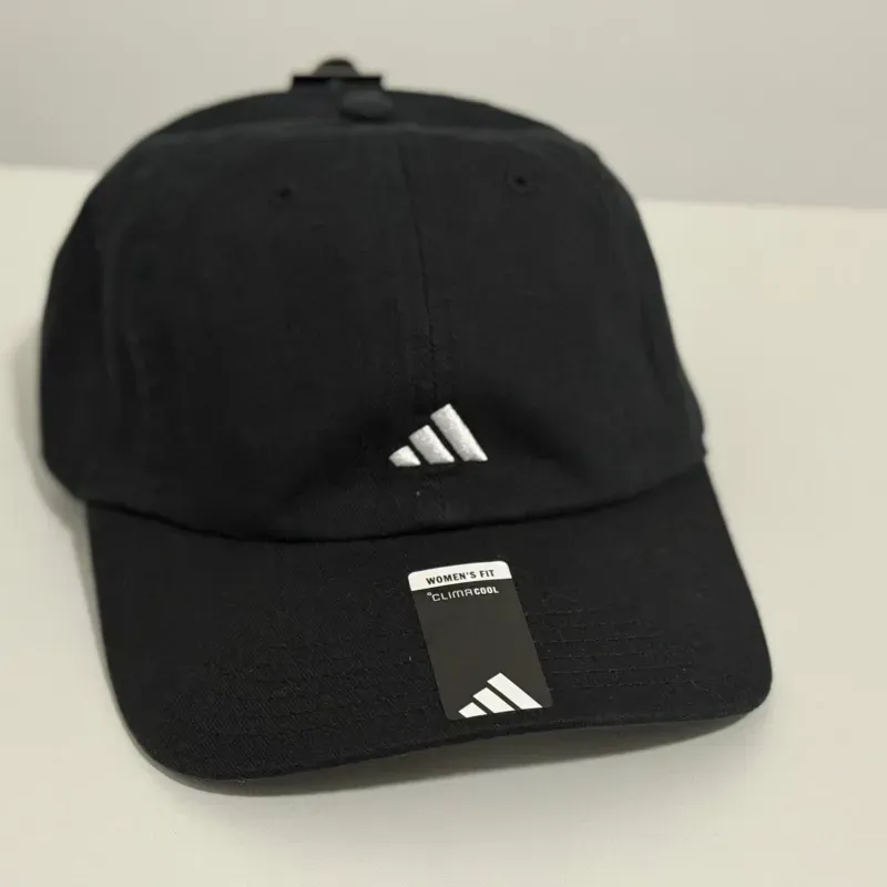 Gorra negra Adidas
