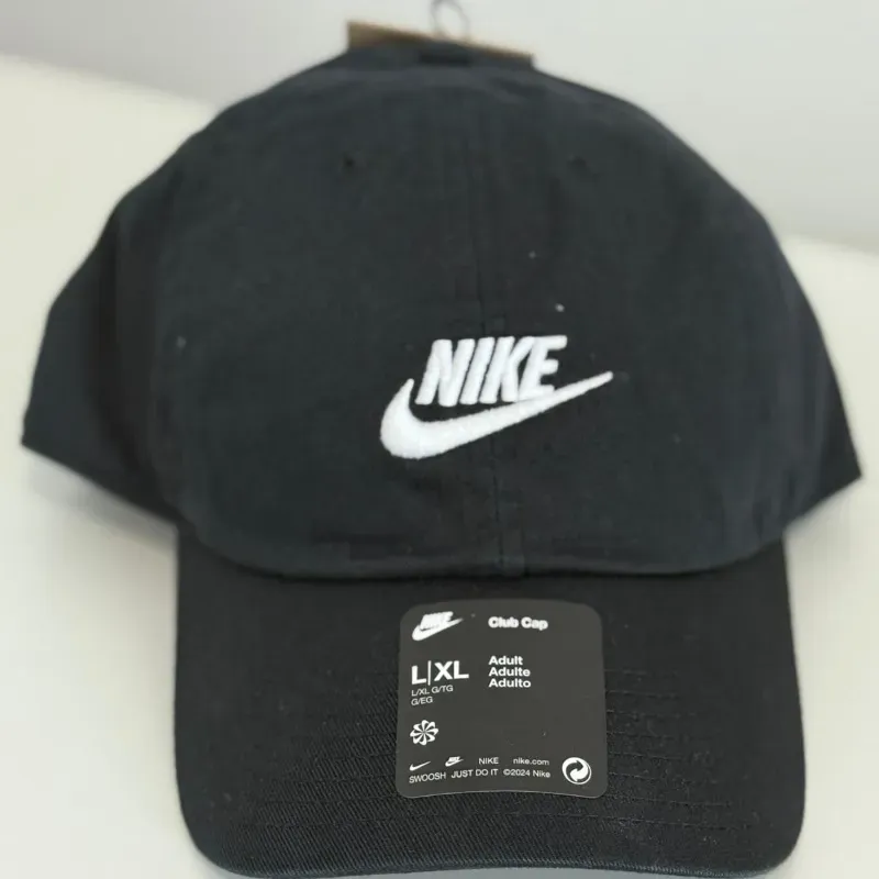 Gorra negra Nike