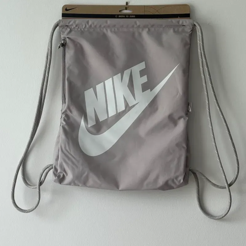 Mochila pequeña Nike