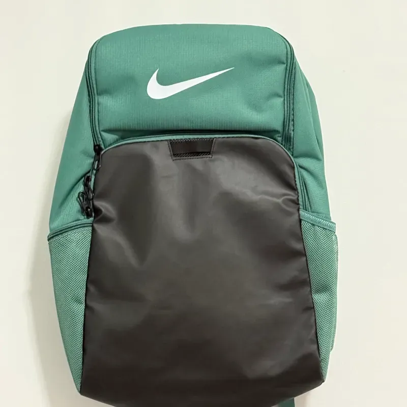 Mochila Verde y Negro Nike