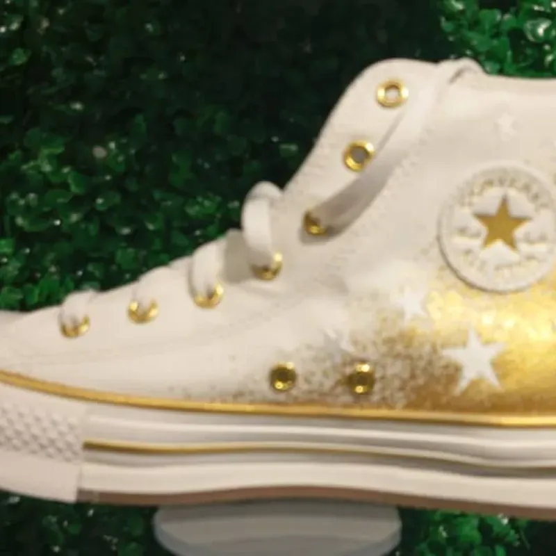 Tenis Blancos y Dorado